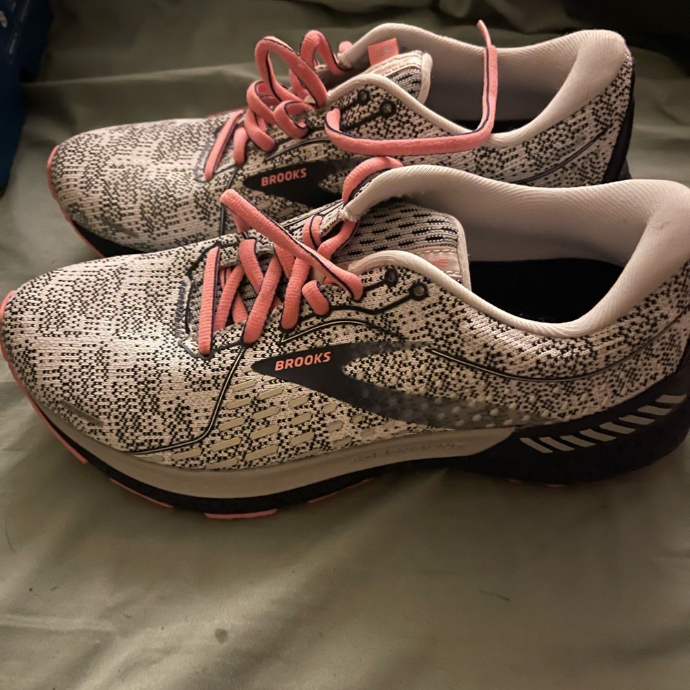 Brooks Women's Pink and Black Running Shoes